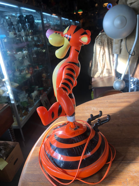 Vintage Walt Disney Tigger Singing Bouncing Talking Animated Telephone.